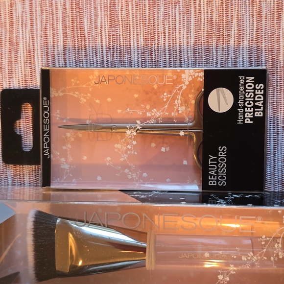 JAPONESQUE BRAND WOMEN'S MAKEUP ACCESSORIES BUNDLE OF 4 ITEMS - Picture 5 of 12